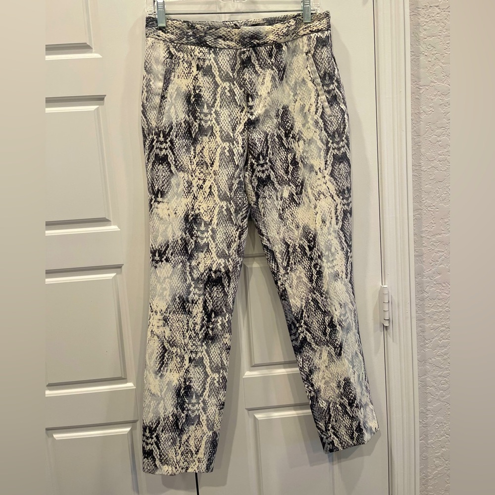 Zara Basic Woman’s Dress Pants Preloved in excellent condition